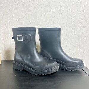 chooka Black Short Rain Boots with Ankle Buckle
